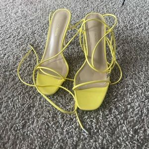 Fashionnova Heels - Yellow - Perfect for summer